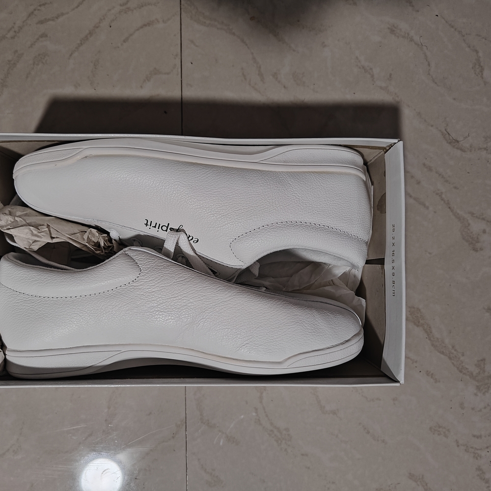 Easy Spirit White Leather Women's Sneakers